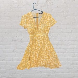Lulus Yellow Mini summer dress